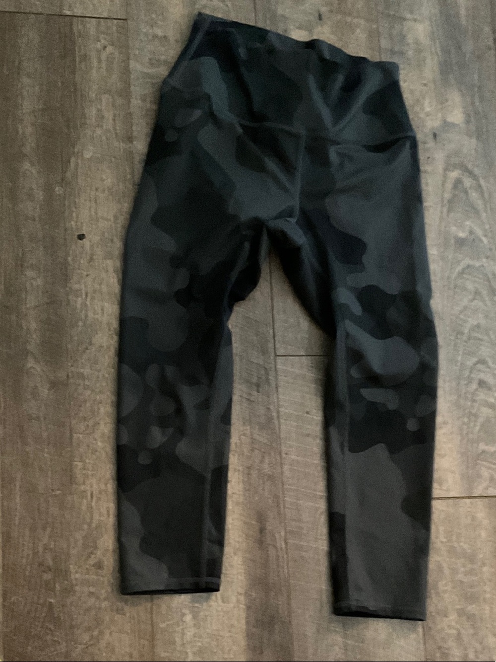 ALO Black Camo High-Rise Leggings